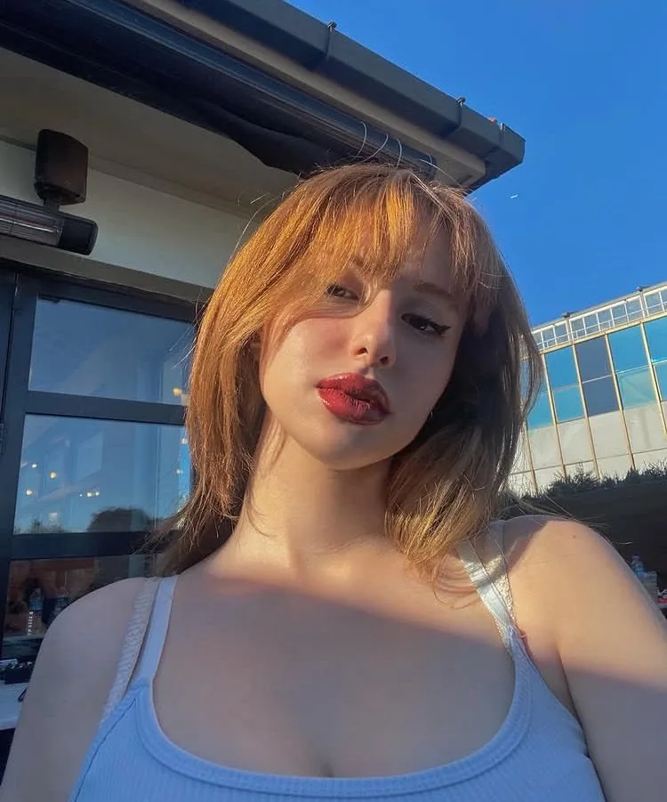 Özlem - Kartal Escort